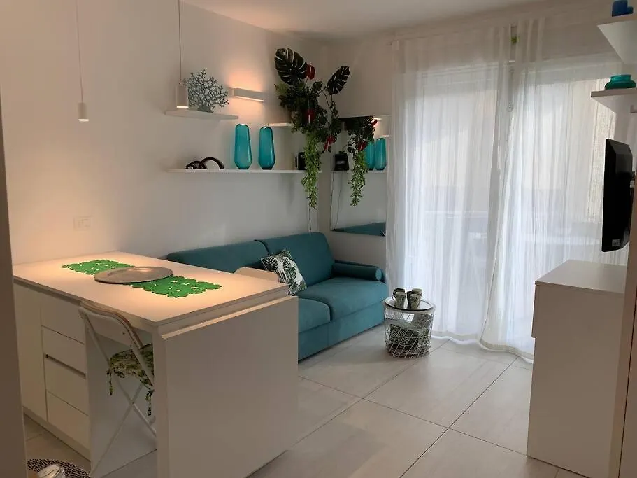 Suite Bianca Fronte Mare Lido di Jesolo Appartamento