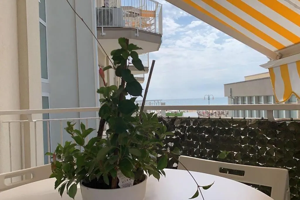 Appartamento Suite Bianca Fronte Mare Lido di Jesolo