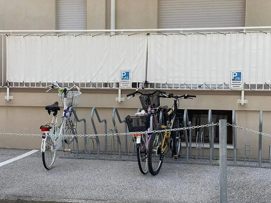 Suite Bianca Fronte Mare Lido di Jesolo 0*,  Italia